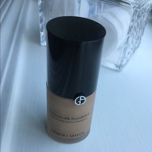 NEW Giorgio Armani Luminious Silk Foundation 6.5